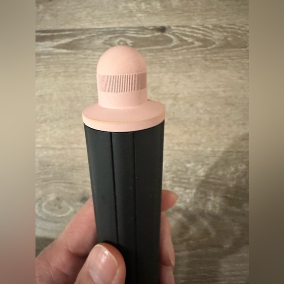 Dyson Airwrap 1.2” (30mm) LONG Barrel in Blush (Blue/Blush Edition) - Picture 4 of 5